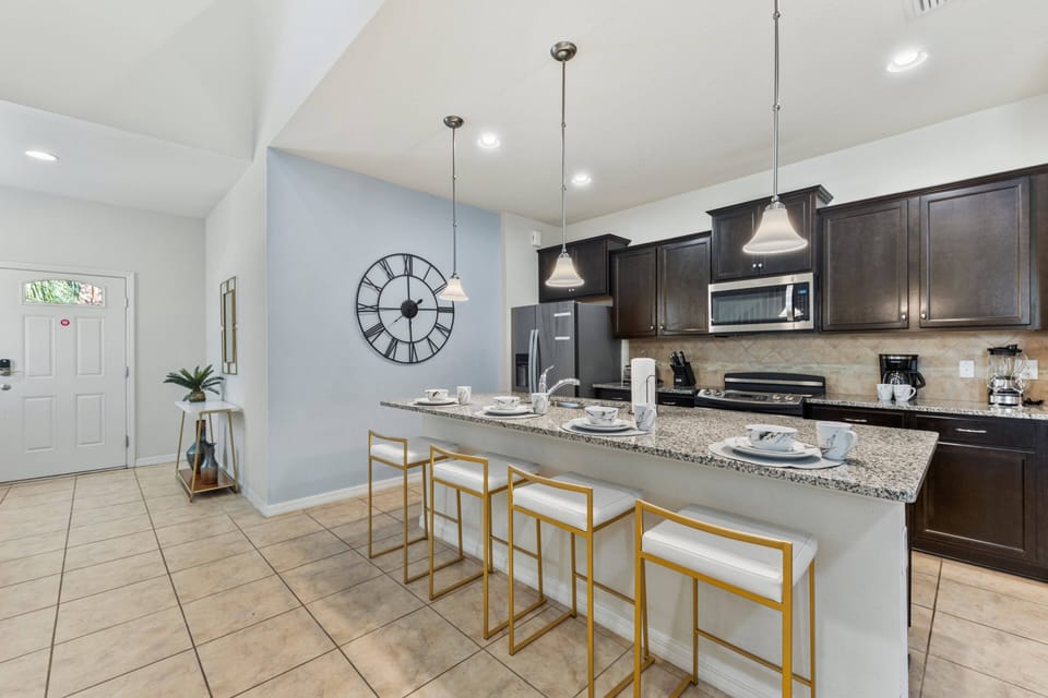 Full equipped kitchen