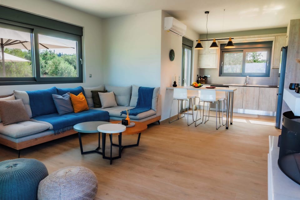 Cozy lounge with a calm, natural glow. Perfect for reading, chatting, or simply unwinding