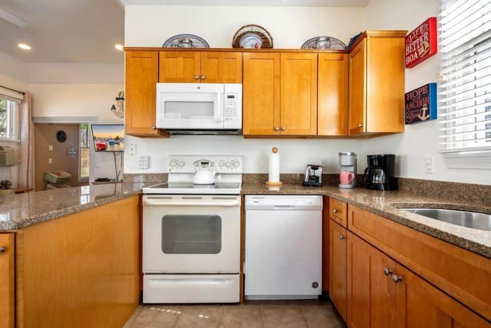Prepare your favorite meals in the full kitchen 