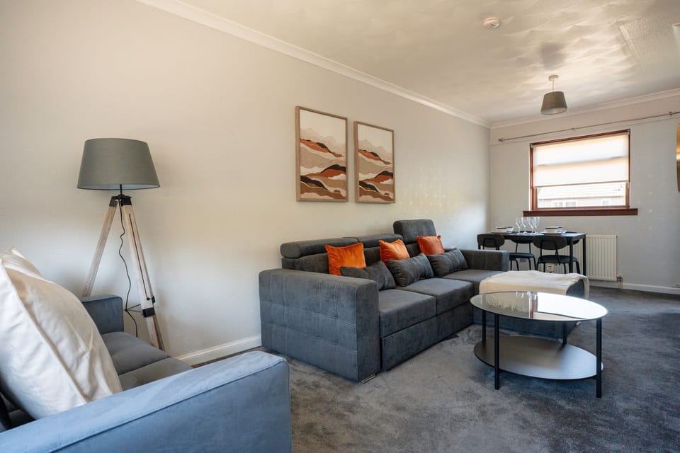 Living Room / Lounge