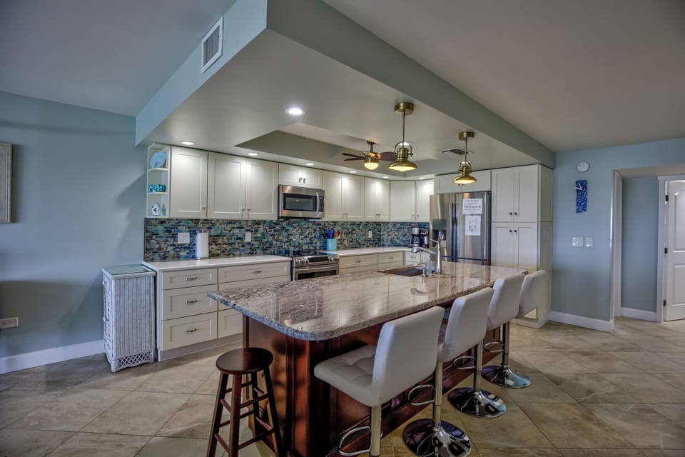 Island and Kitchen