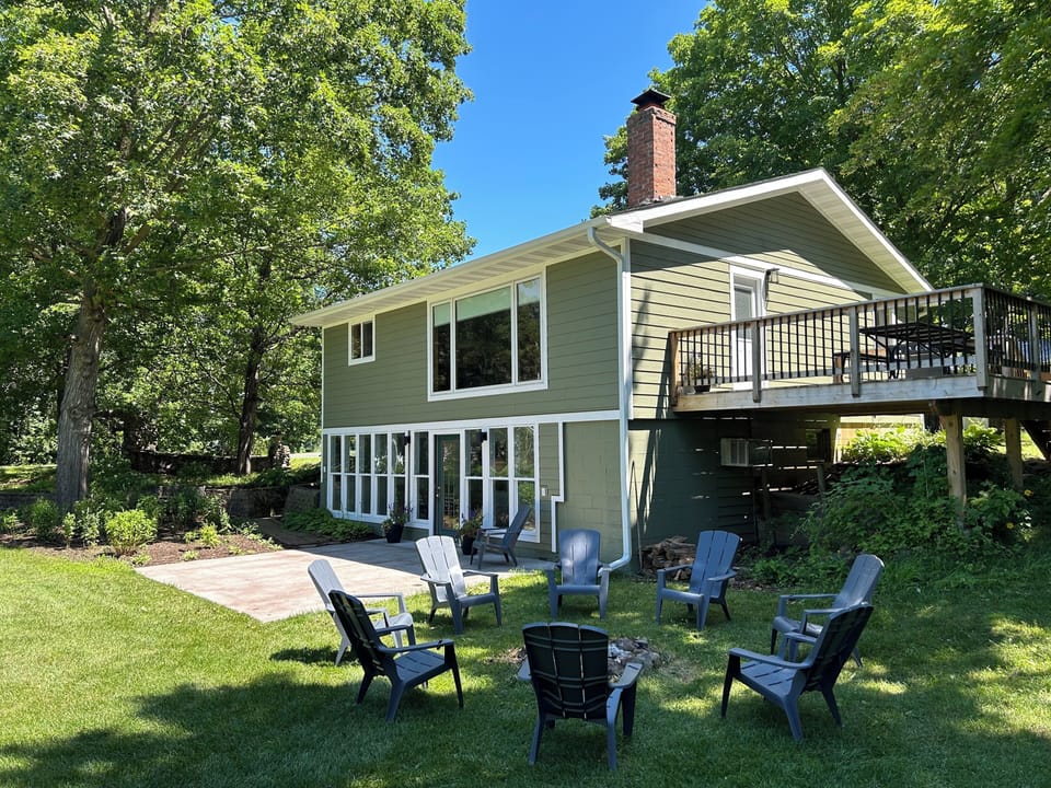 Back yard, patio, fire pit & deck 