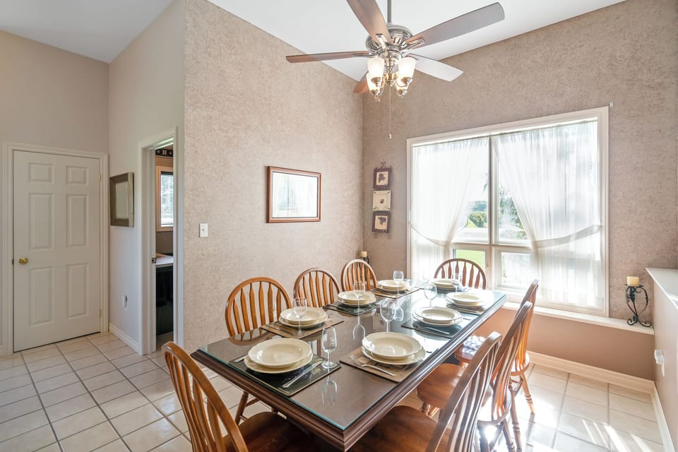 Main Dining Area 