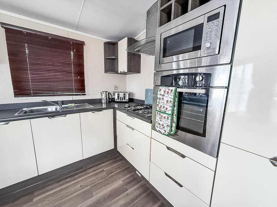 With modern appliances you will be able to prepare amazing food for the whole family. Dont miss out on this perfect caravan