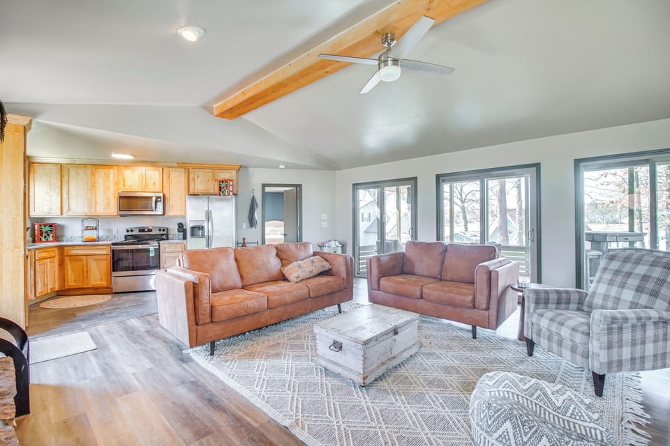 Living Room | Central A/C & Heating | Open Floor Plan