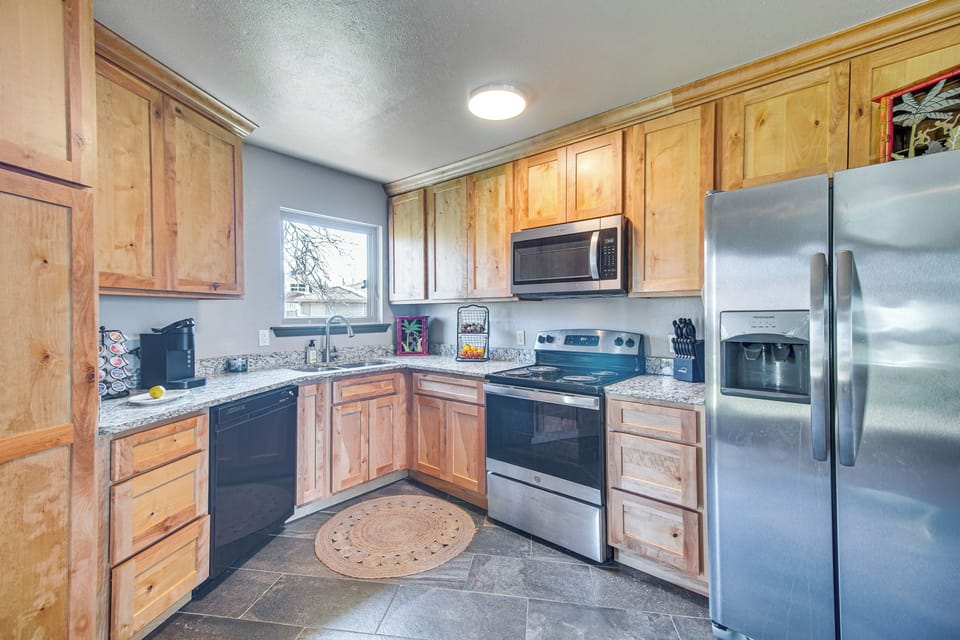 Kitchen | Keurig Coffee Maker | Dishwasher | Cooking Basics