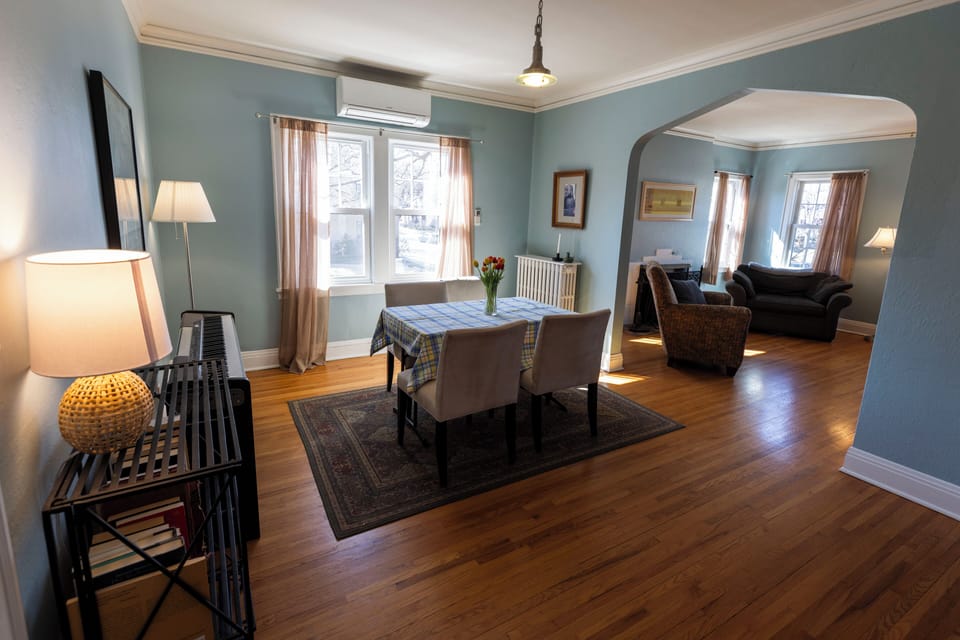 Living room/dining room