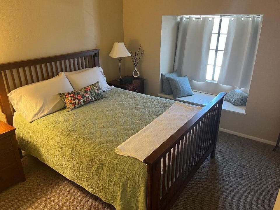 Bedroom 2 with queen size bed
