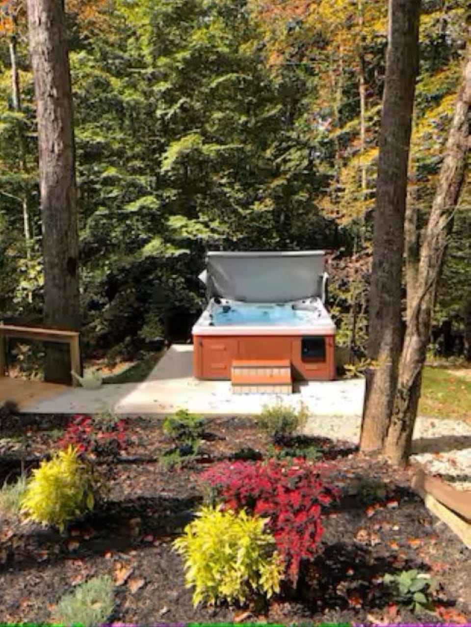 Outdoor spa tub