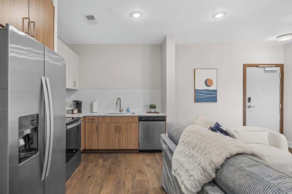 Whether you're a chef or a snacker, this kitchen has you covered.
