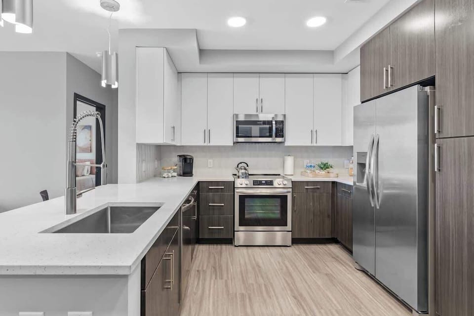 ️ Whip up delicious meals in our fully equipped kitchen! 