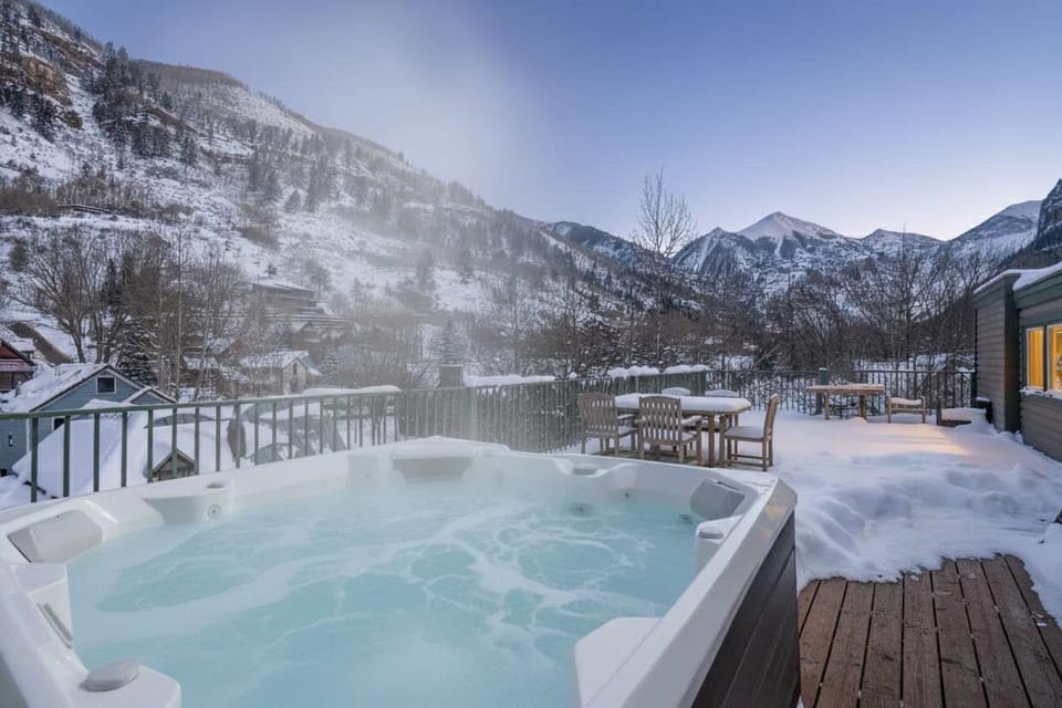 Hot tub: Shared 6-8 person tub on the deck