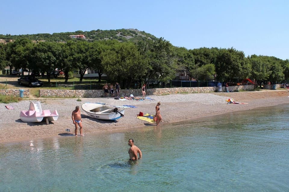Nearby beaches