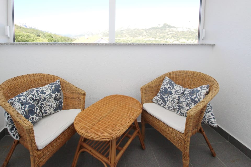 Balcony 2