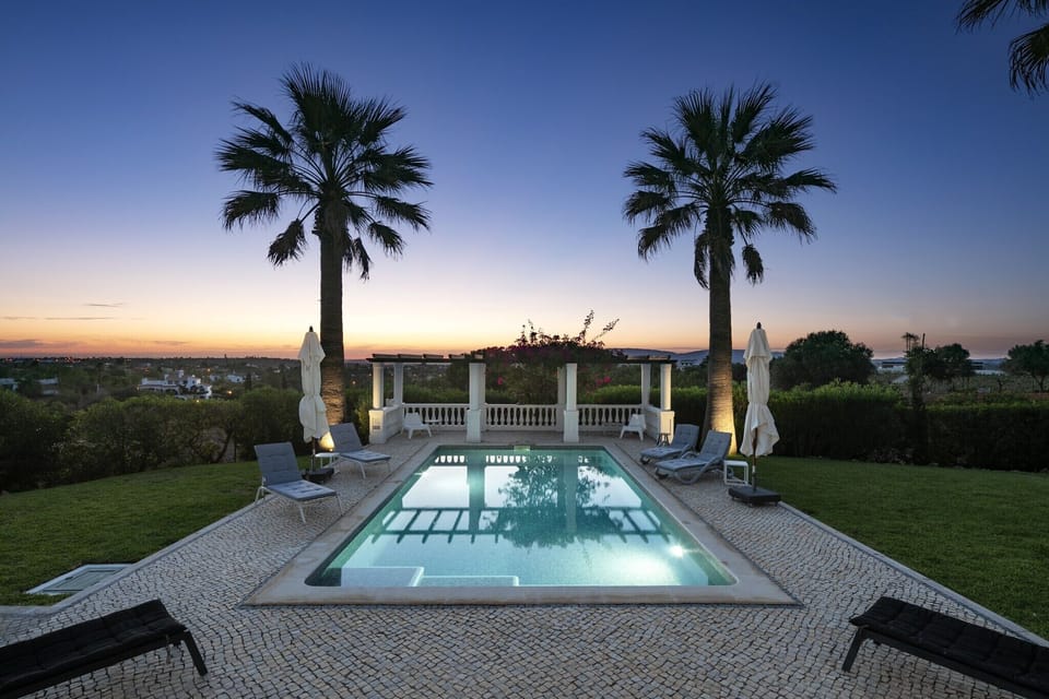 Holiday Home Swimming Pool