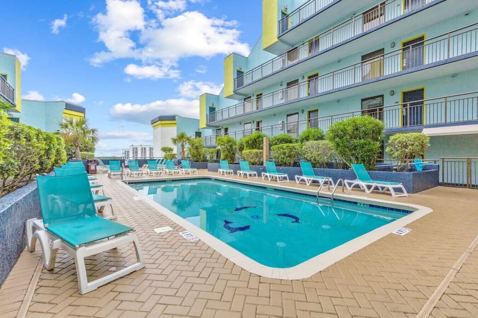 Rooftop Pool (seasonally heated) with hot tub