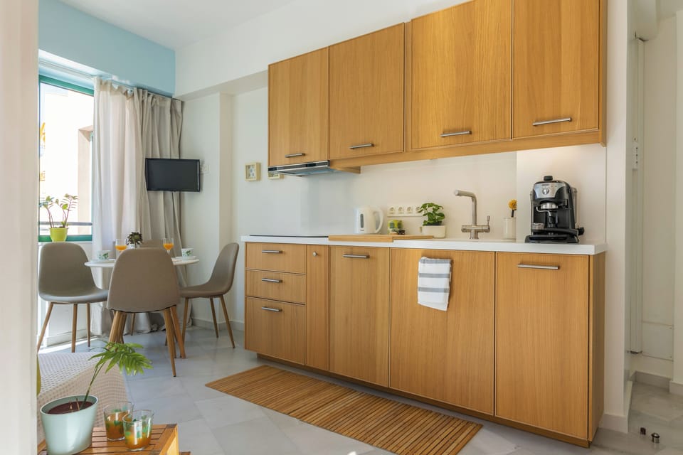 Fully equipped open-plan kitchen | Nespresso coffee machine & capsules