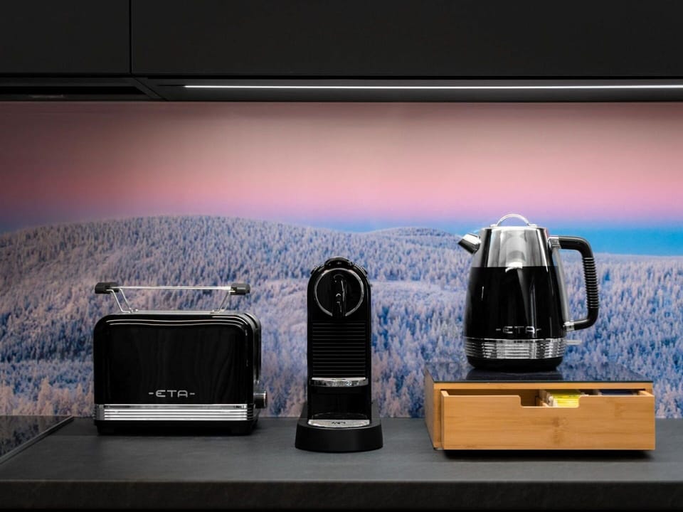Small Appliance, Kitchen Appliance, Electronic Device, Home Appliance, Machine, Coffeemaker