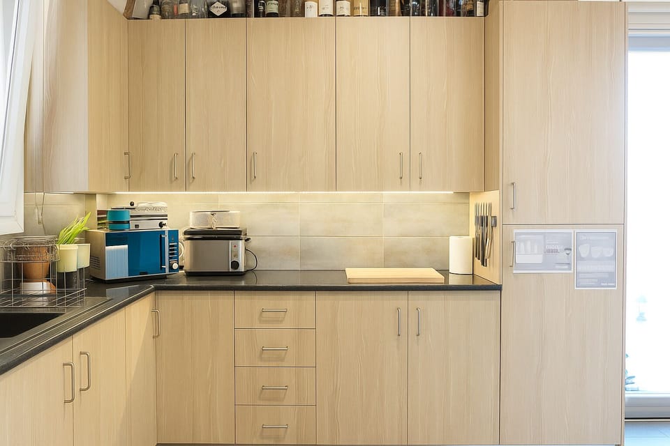 Fully equipped shared kitchen