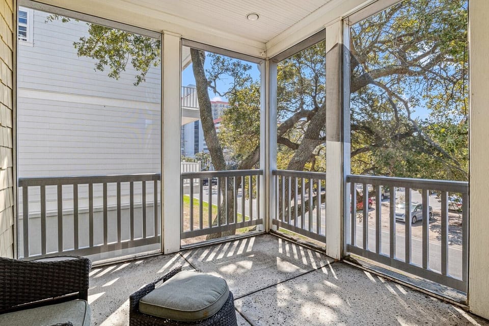 High Tide Hideaway Balcony