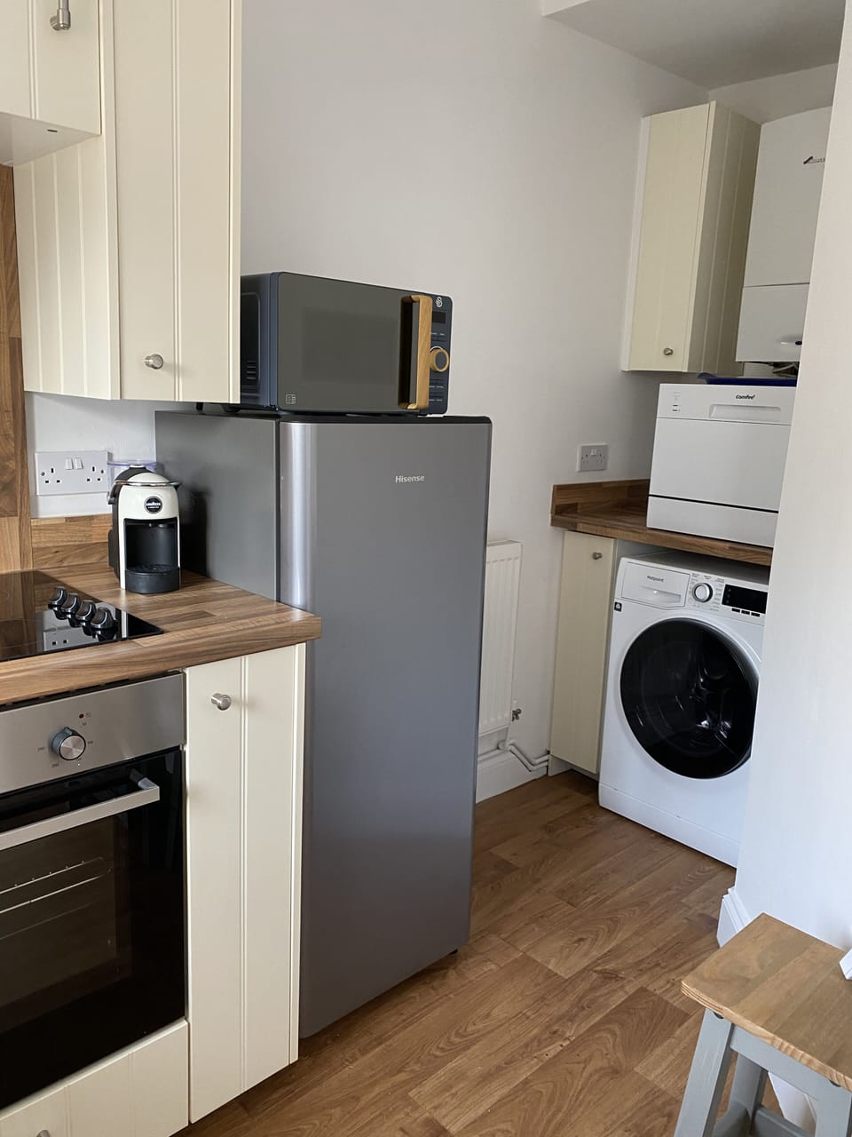 Fully fitted kitchen
