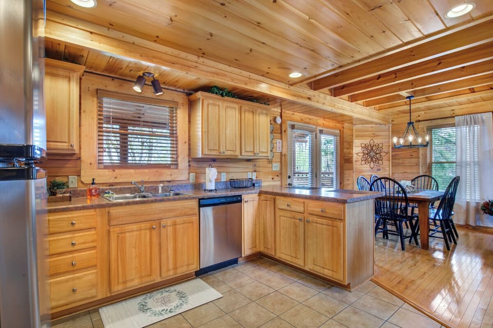 Blackberry Lodge's fully-equipped kitchen