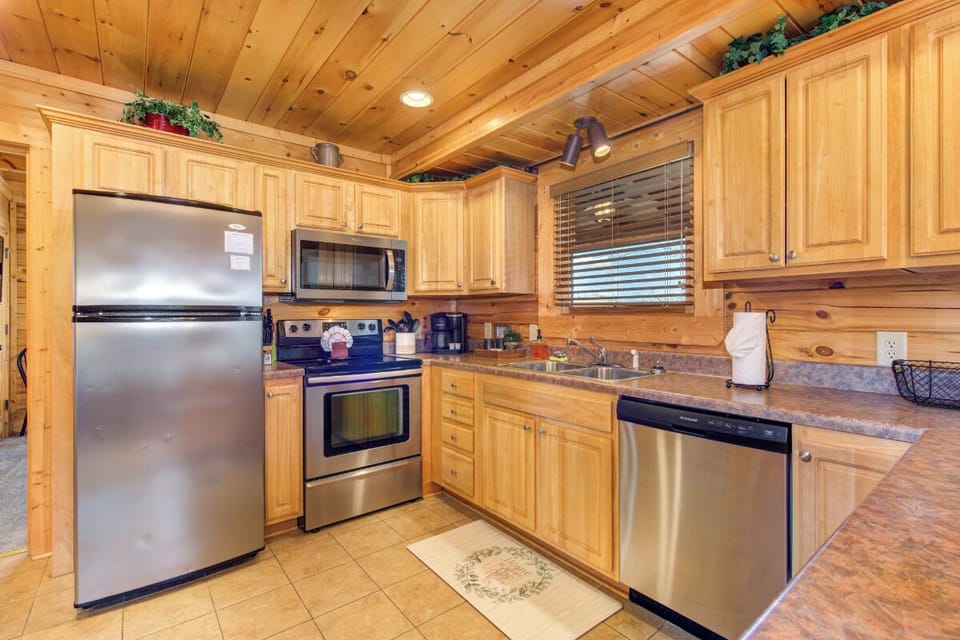 Blackberry Lodge's fully-equipped kitchen