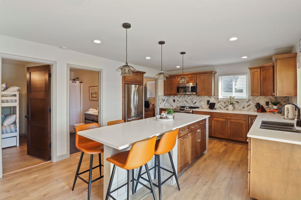Fully Stocked Kitchen