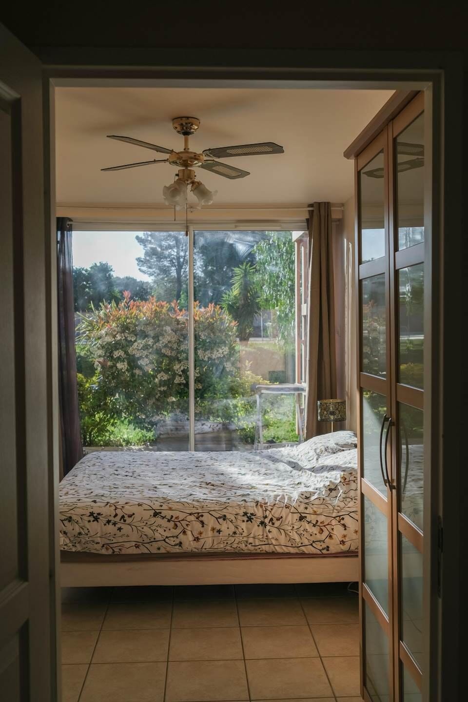 Chambre vue jardin