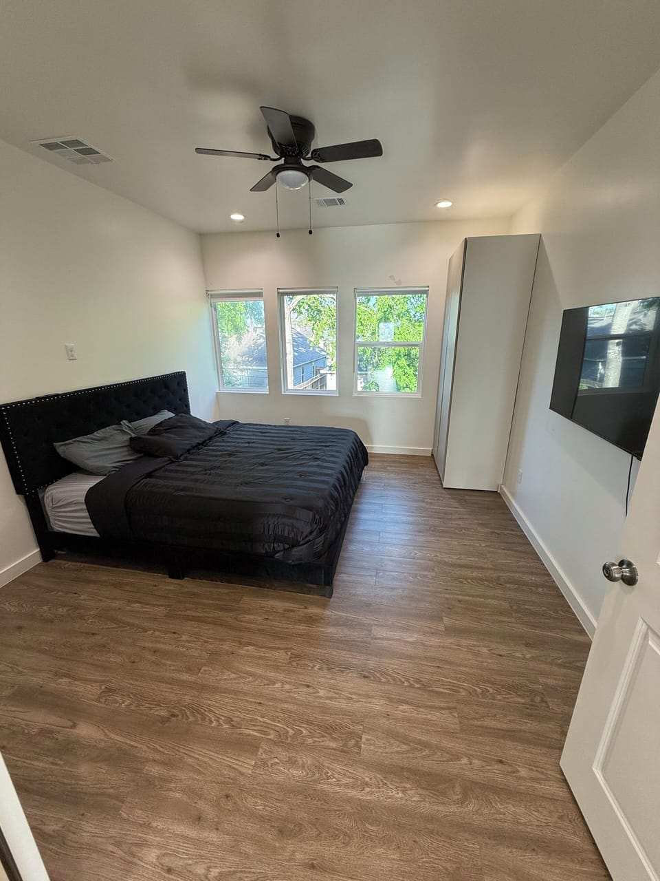 Master bedroom. 55in TV with fire stick.
