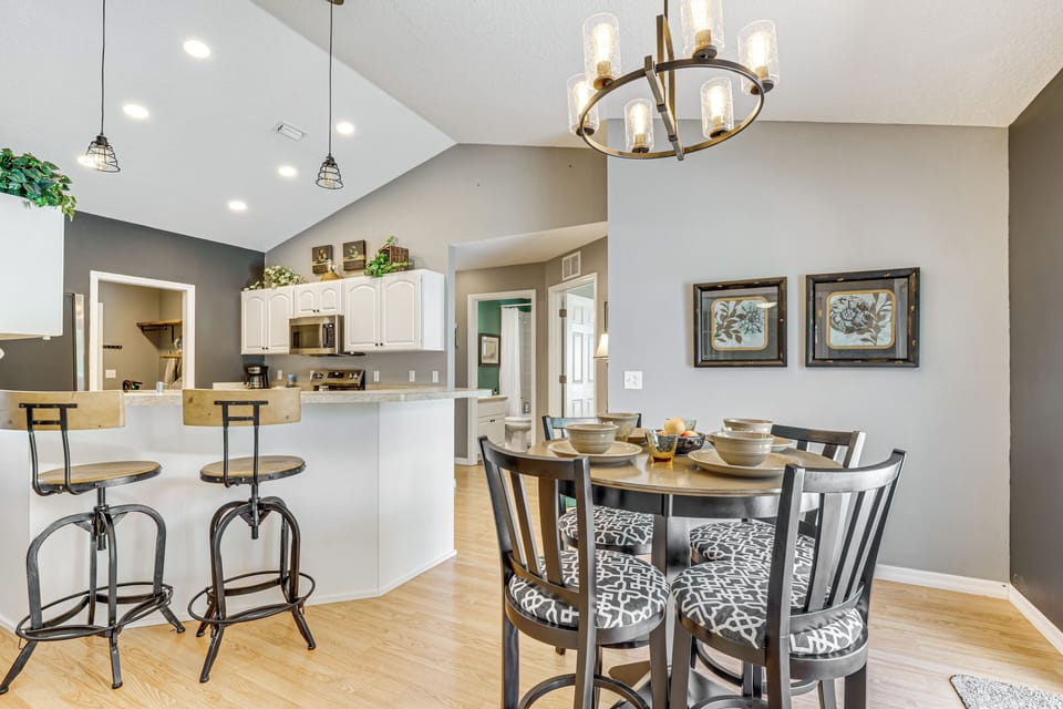 Dining Room | Dining Table