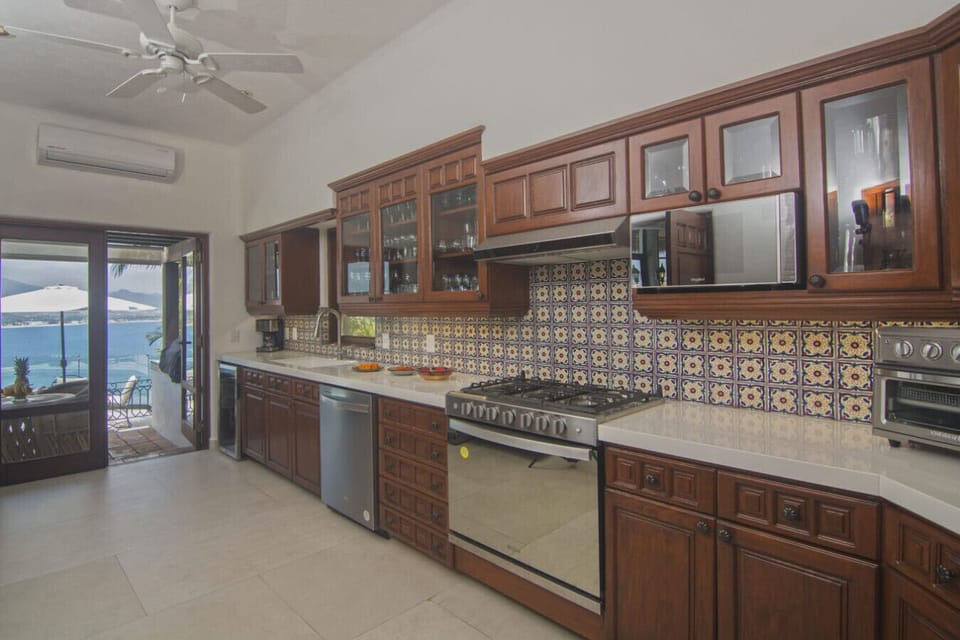 Fully equipped kitchen