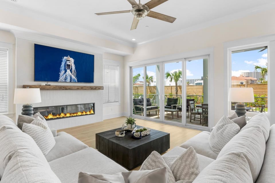 Living Area On 1st Floor