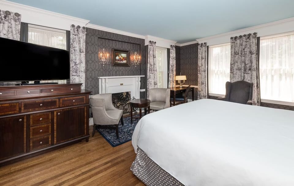 Bedroom. Interior and views may vary based on location and availability