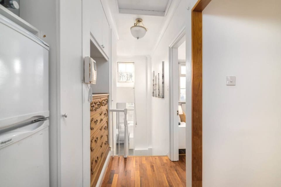 Central london, cosy room,  double bed, entire flat
