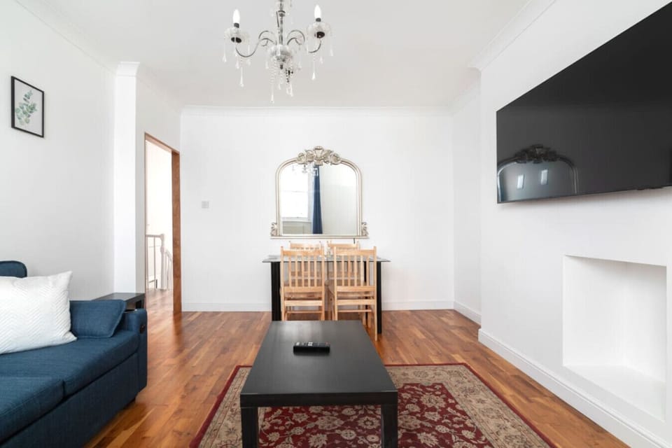 Central london, cosy room,  double bed, entire flat