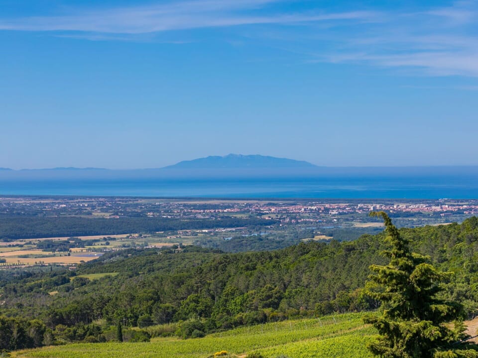 Sky, Blue, Daytime, Horizon, Natural Landscape, Hill, Ecoregion, Grassland, Hill Station, Meadow