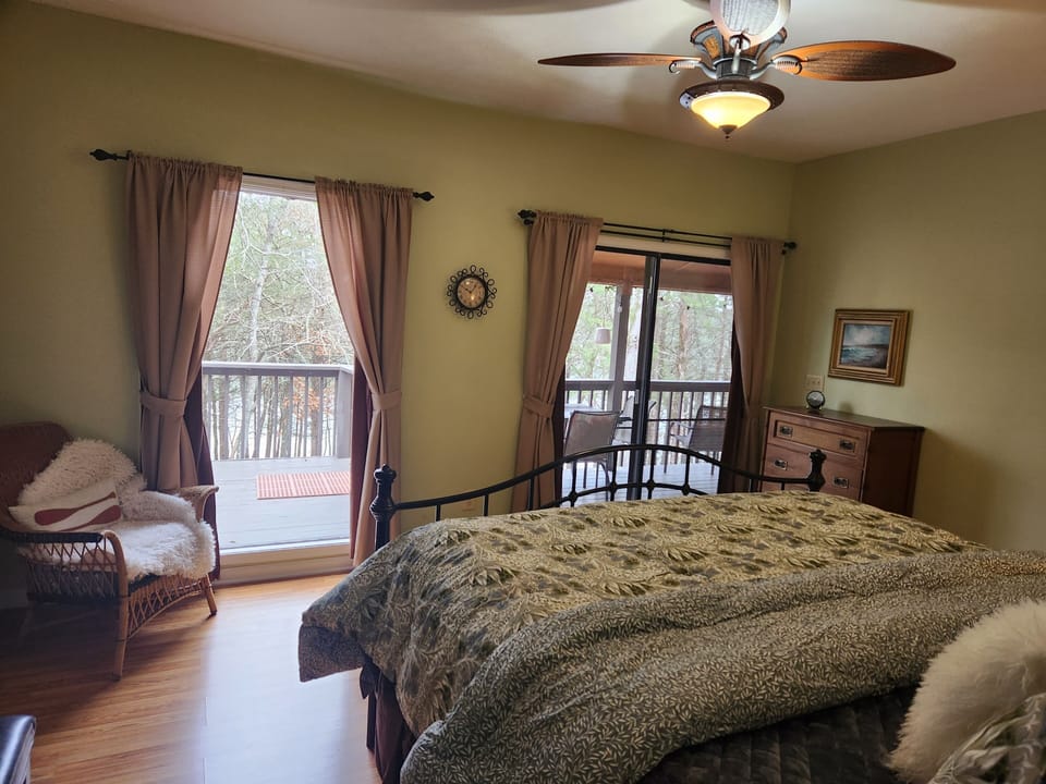 Primary bedroom - king bed
