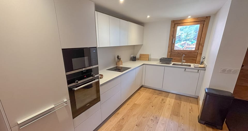 LP - (1) Kitchen -2