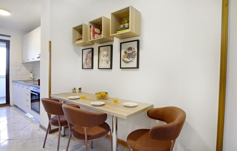Dining room 1