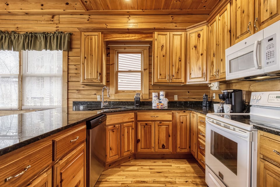 Fully equipped kitchen.