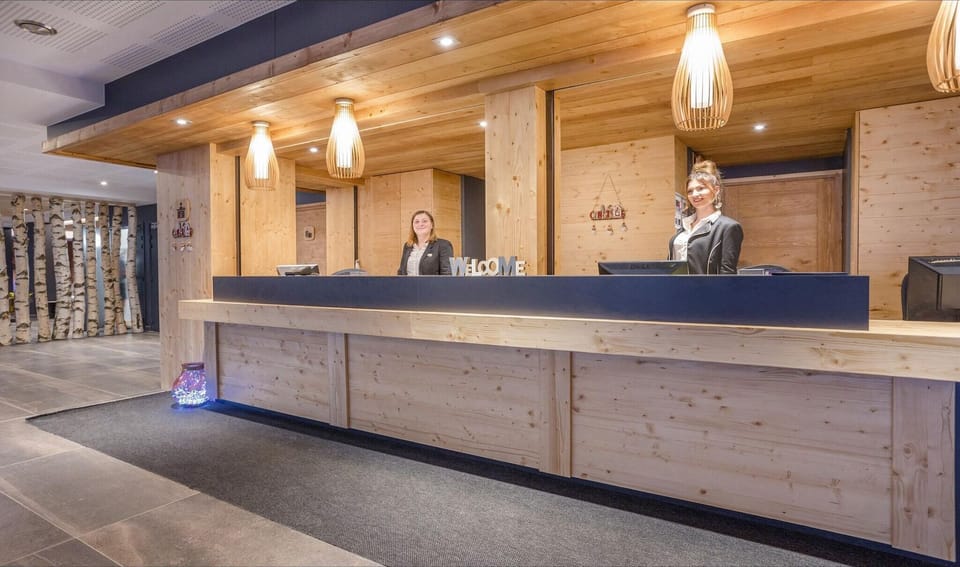 Entrance / Reception