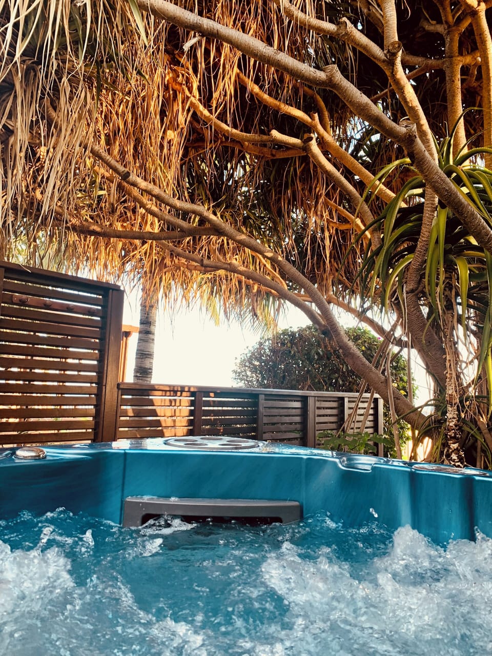 Outdoor spa tub