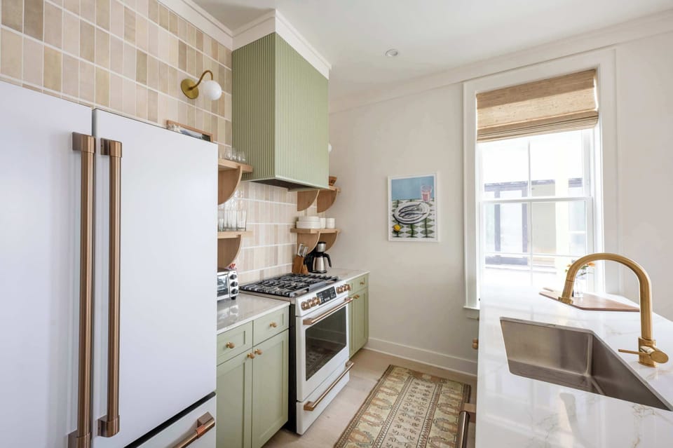 Fully equipped kitchen with everything you need to cook a meal!
