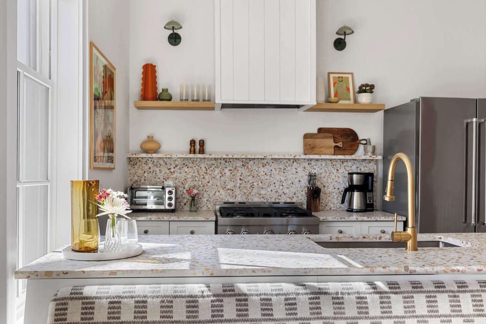 Fully equipped kitchen with everything you need to cook a meal 