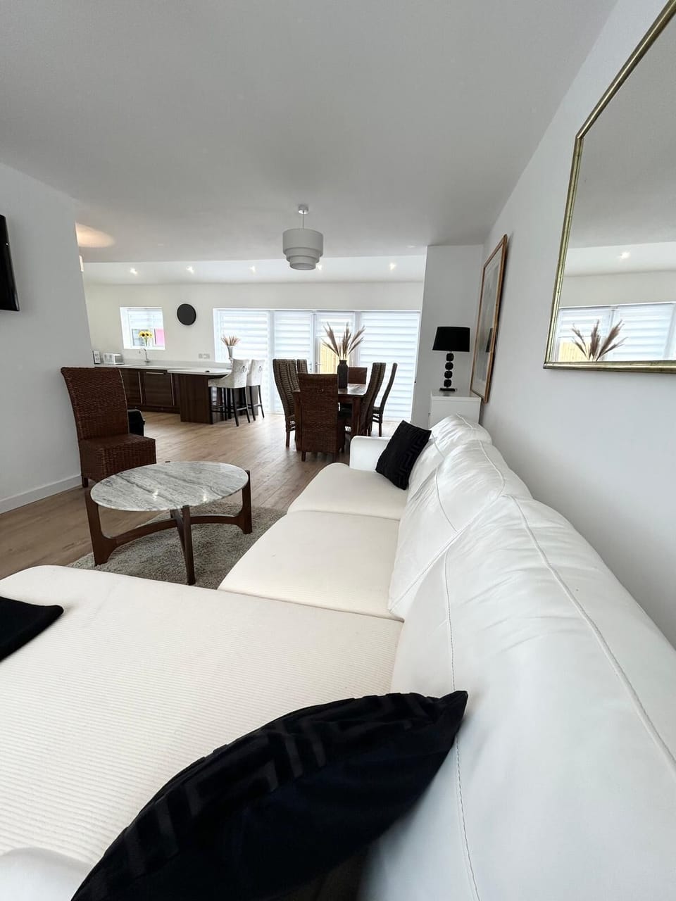Living Room / Lounge