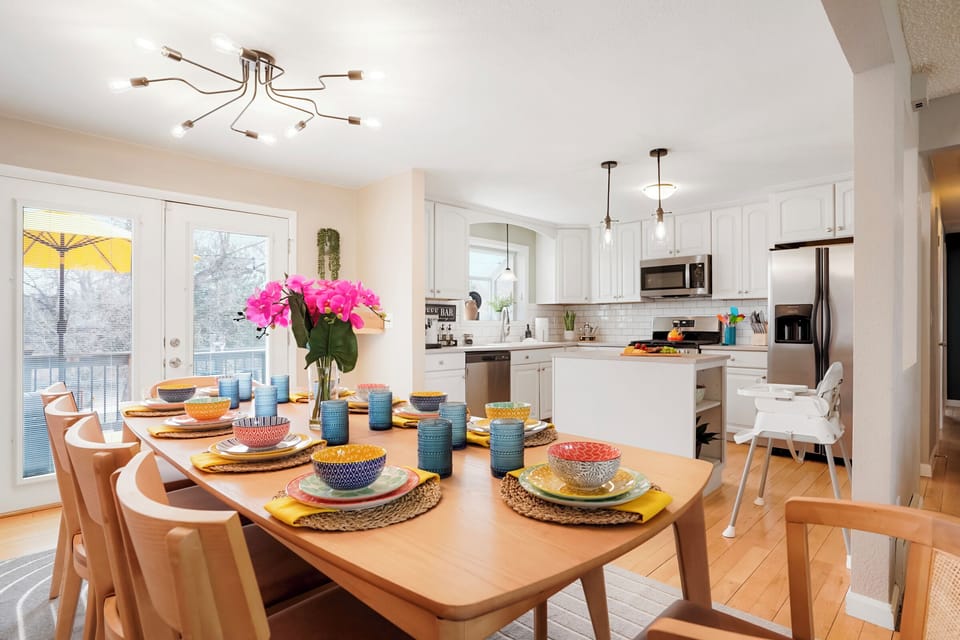 The kitchen and dining area is beside each other