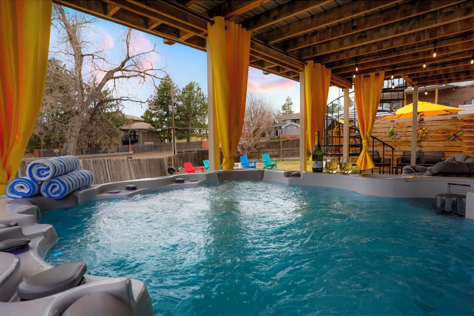 Hot-tub on the lower patio. 