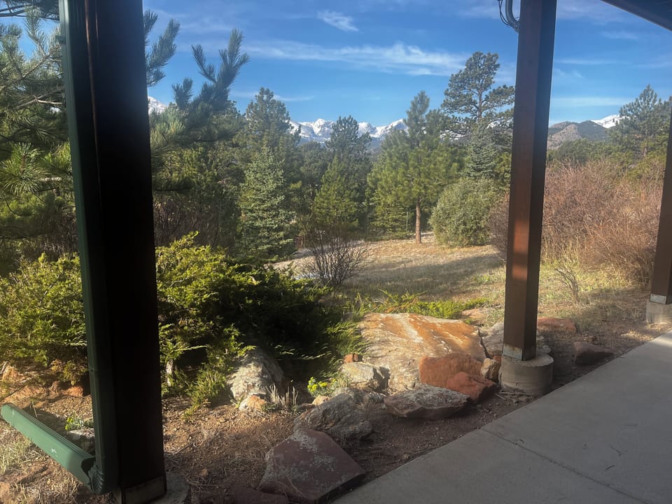 Main entry w/ Mountain views