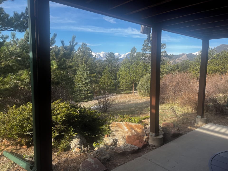 Main entry w/ Mountain views